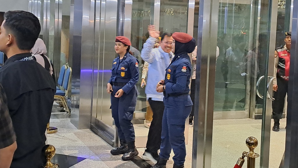 Dudung & Terawan Hadir Dukung Prabowo di Debat Kelima Pilpres Dudung & Terawan Hadir Dukung Prabowo di Debat Kelima Pilpres