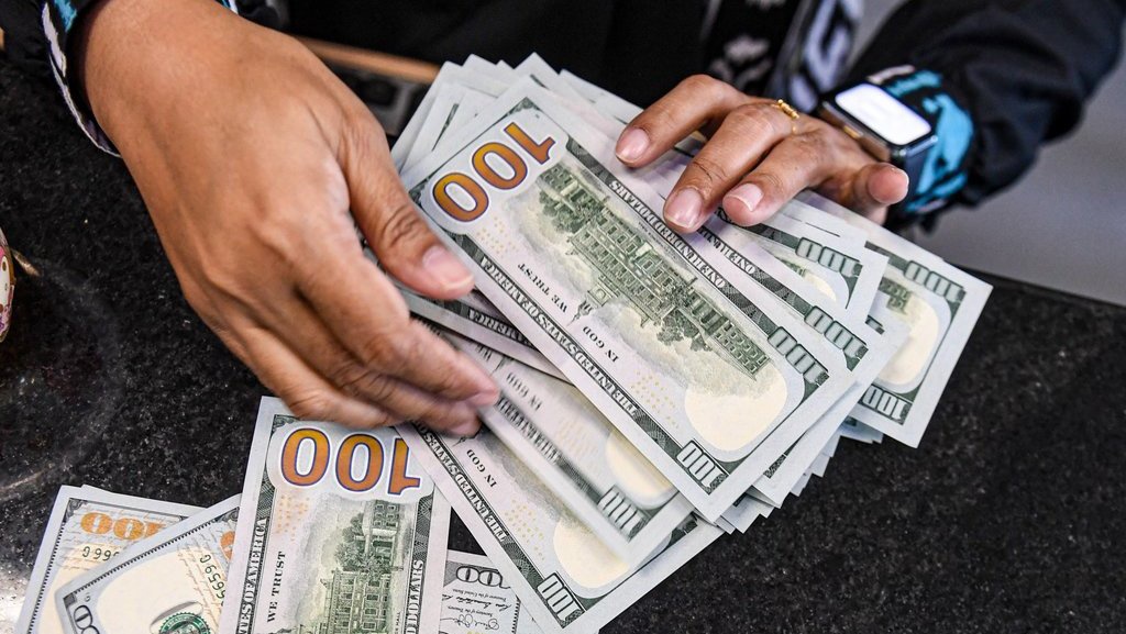 Utang Luar Negeri Indonesia Naik Jadi Rp6.324,29 Triliun Utang Luar Negeri Indonesia Naik Jadi Rp6.324,29 Triliun