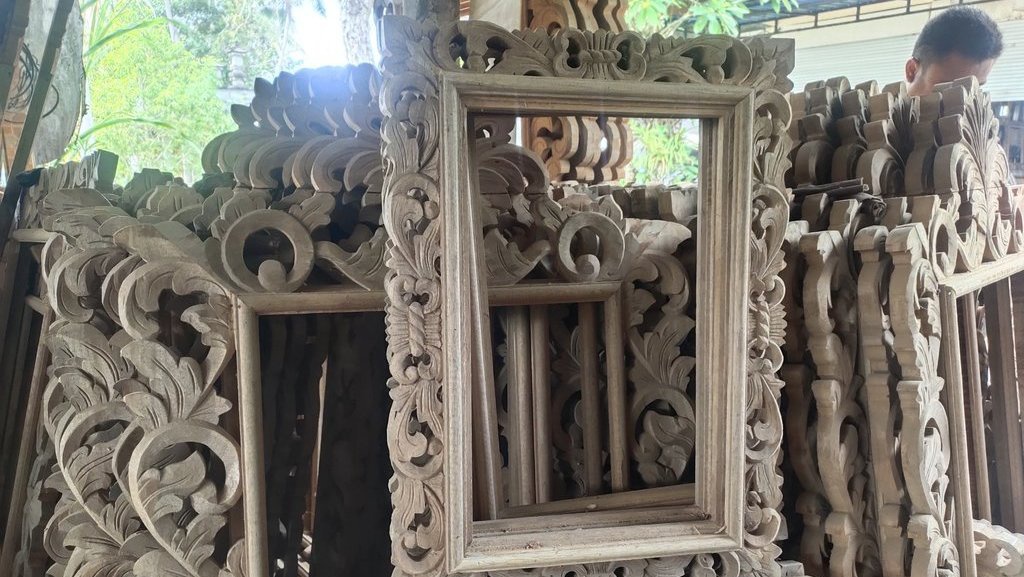 Jalan Terjal Seni Ukir Bali Bertahan di Tengah Gempuran Furnitur Jalan Terjal Seni Ukir Bali Bertahan di Tengah Gempuran Furnitur
