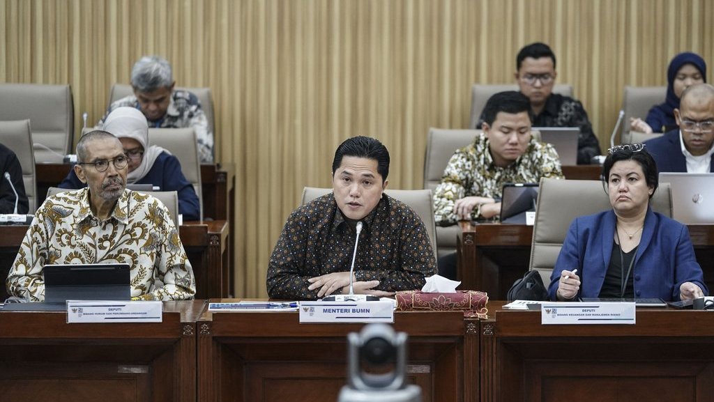 Alasan BUMN Berlakukan Uji Coba 4 Hari Kerja & Kapan Diterapkan? Alasan BUMN Berlakukan Uji Coba 4 Hari Kerja & Kapan Diterapkan?