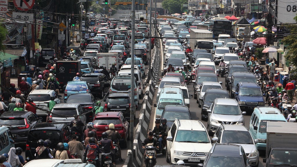 Dishub Masih Sulit Tertibkan Parkir Liar di Pasar Tanah Abang Dishub Masih Sulit Tertibkan Parkir Liar di Pasar Tanah Abang