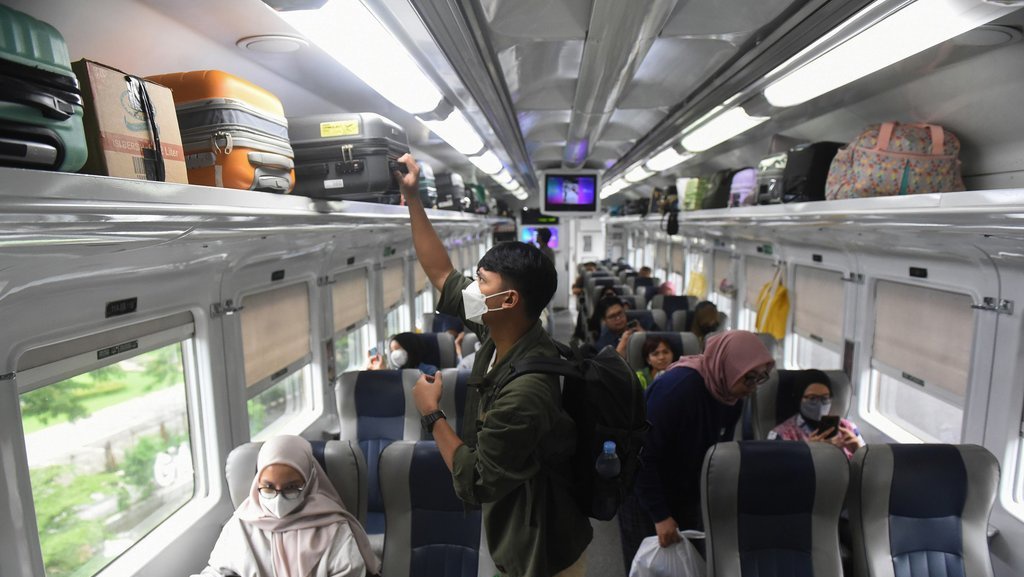 KAI Siapkan 13 Kereta Tambahan Hadapi Arus Mudik Lebaran 2025 KAI Siapkan 13 Kereta Tambahan Hadapi Arus Mudik Lebaran 2025