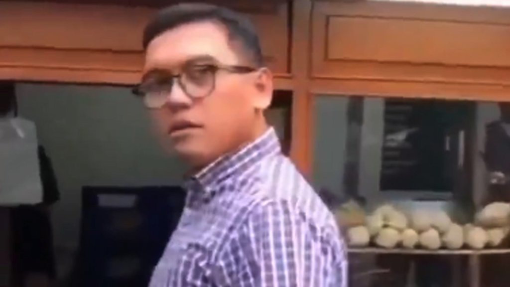 Pertamina Bebastugaskan Arie Usai Viral Meludahi Pemobil Pertamina Bebastugaskan Arie Usai Viral Meludahi Pemobil
