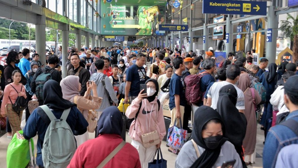 H-3 Lebaran 2024, Pengguna Angkutan Umum Capai 1,1 Juta Orang H-3 Lebaran 2024, Pengguna Angkutan Umum Capai 1,1 Juta Orang