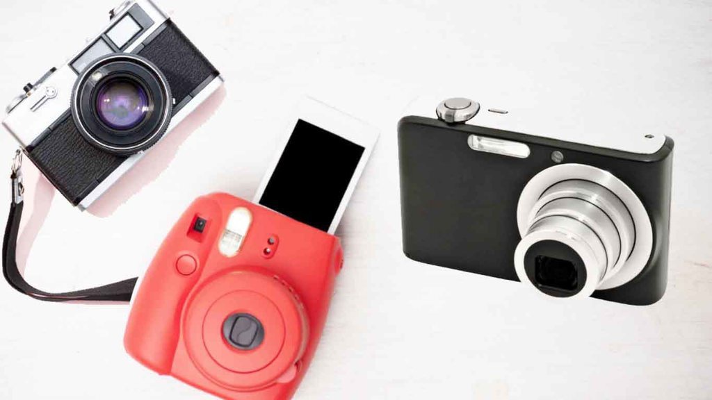 Perbandingan Kamera Hasil Foto Retro Analog, Digital, & Polaroid Perbandingan Kamera Hasil Foto Retro Analog, Digital, & Polaroid