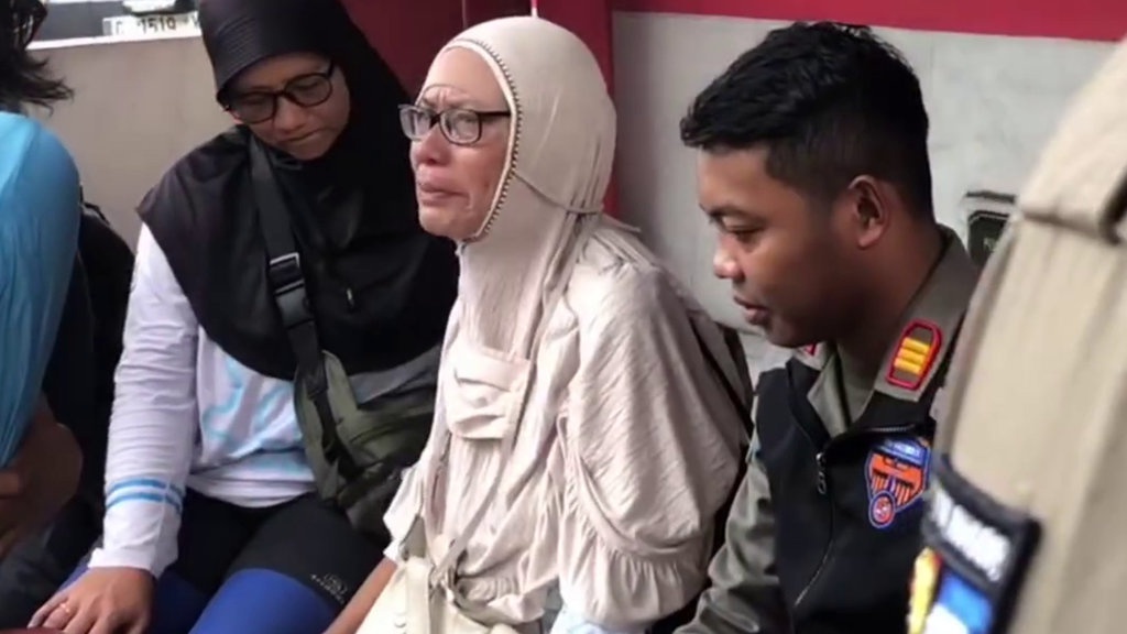 Fakta Rosmini Pengemis Viral yang Diamankan Dinsos, Apakah ODGJ? Fakta Rosmini Pengemis Viral yang Diamankan Dinsos, Apakah ODGJ?