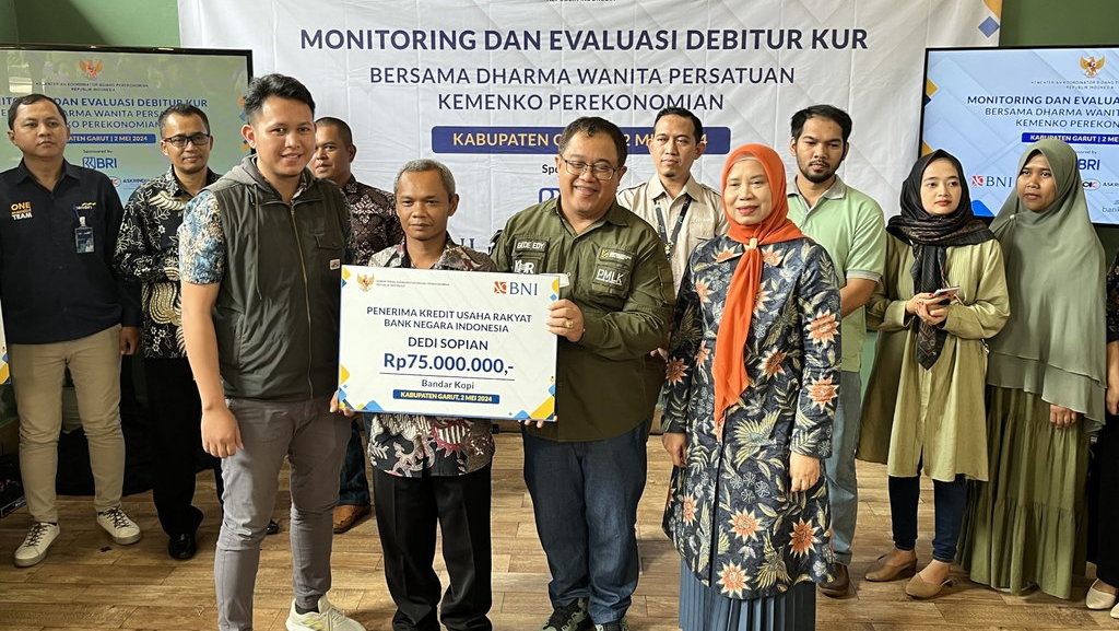 Lewat KUR, Pengusaha di Garut Kini Beromzet Rp300 Juta per Bulan Lewat KUR, Pengusaha di Garut Kini Beromzet Rp300 Juta per Bulan
