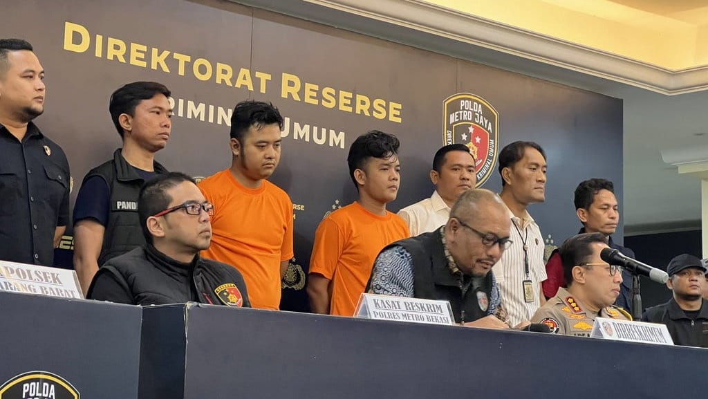 Adik Arif Pembunuh Wanita dalam Koper Jadi Tersangka Kedua Adik Arif Pembunuh Wanita dalam Koper Jadi Tersangka Kedua