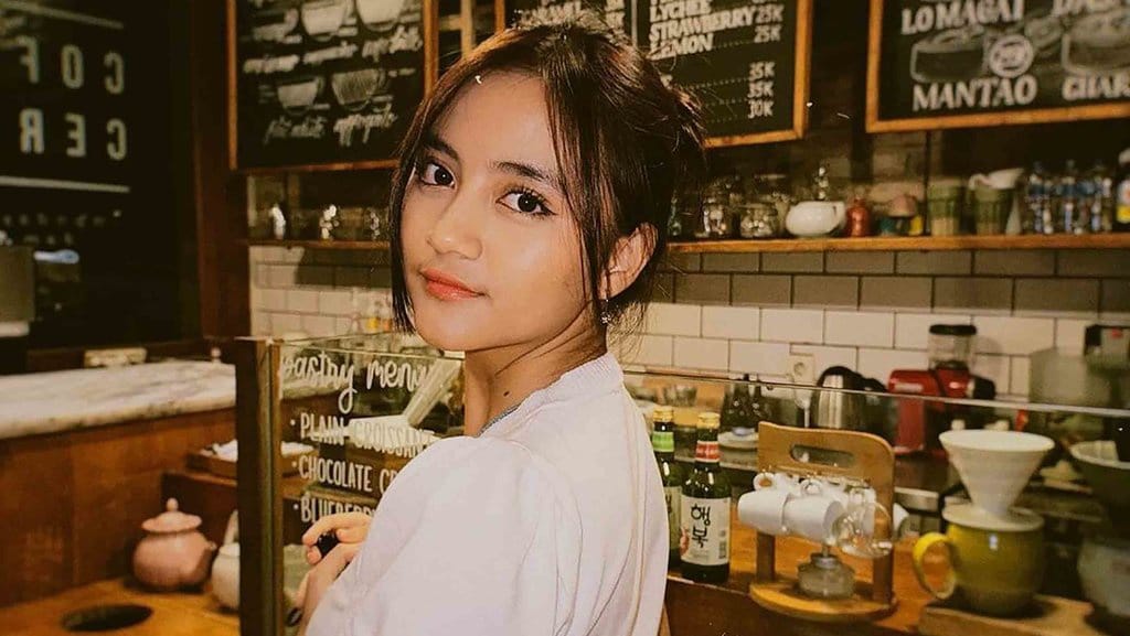 Profil Nayla Deny Pemeran Vina Cirebon dan Kontroversi Filmnya Profil Nayla Deny Pemeran Vina Cirebon dan Kontroversi Filmnya