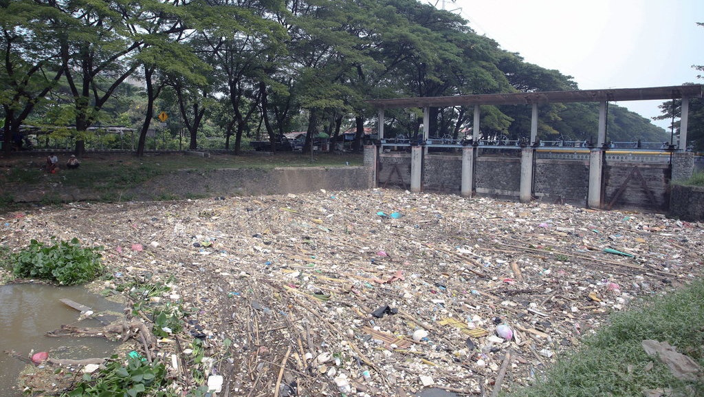Penyebab Sungai Cisadane Tercemar dan Kondisi Terkini Penyebab Sungai Cisadane Tercemar dan Kondisi Terkini