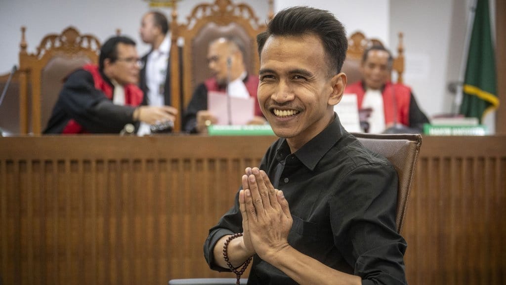 Pamer Airsoft Gun dan Rusak Ruko, Adam Deni Ditangkap Polisi Pamer Airsoft Gun dan Rusak Ruko, Adam Deni Ditangkap Polisi