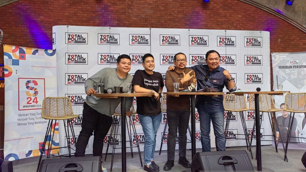 Siapa Host Total Politik, Profil, dan Apa Isi Podcastnya? Siapa Host Total Politik, Profil, dan Apa Isi Podcastnya?