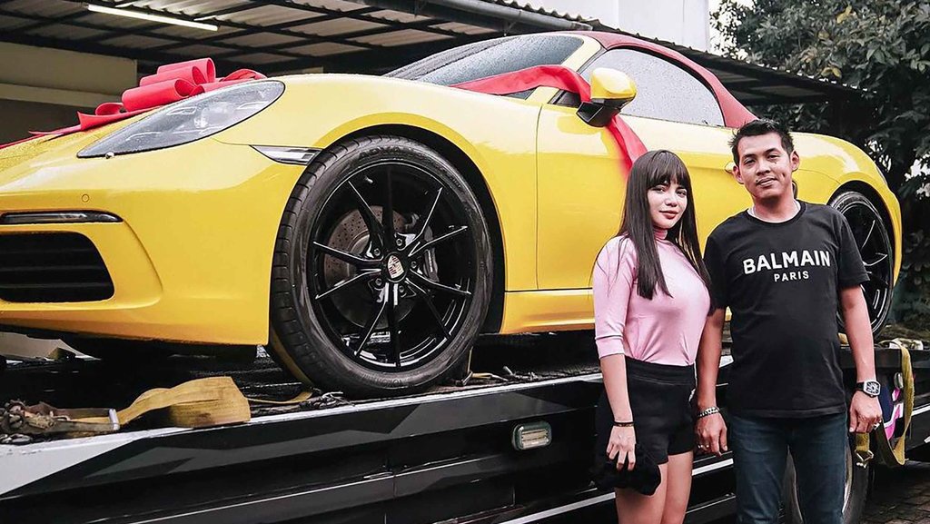 Siapa Ko Apex Pacar Dinar Candy & Ditangkap karena Kasus Apa? Siapa Ko Apex Pacar Dinar Candy & Ditangkap karena Kasus Apa?