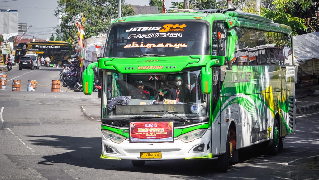 Cara Menyewa Bus Pariwisata, Prosedur, dan Biaya Tipnya Cara Menyewa Bus Pariwisata, Prosedur, dan Biaya Tipnya