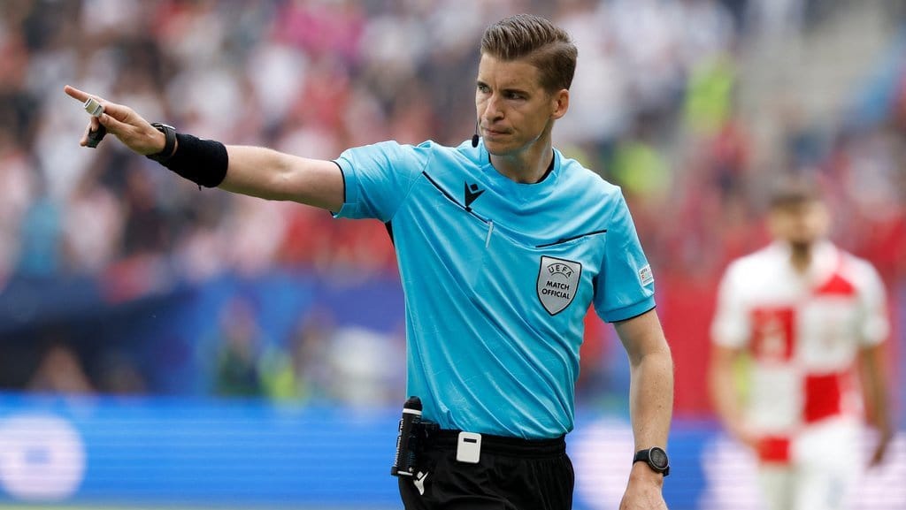 Profil Wasit Francois Letexier & Kontroversi Argentina vs Mesir Profil Wasit Francois Letexier & Kontroversi Argentina vs Mesir