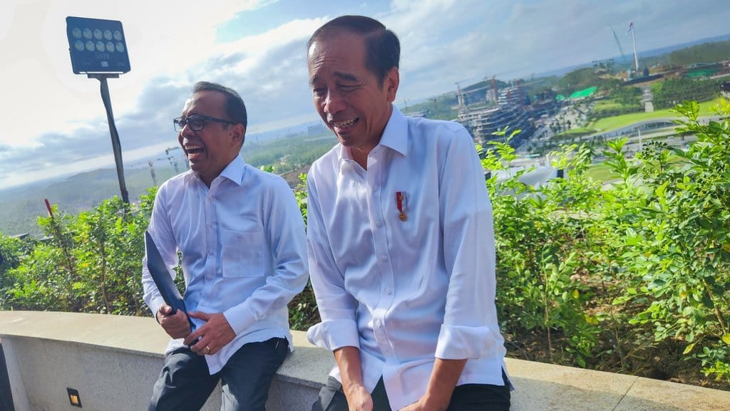 Hari Kedua Berkantor di IKN, Jokowi Temui Pangdam dan Pengusaha Hari Kedua Berkantor di IKN, Jokowi Temui Pangdam dan Pengusaha