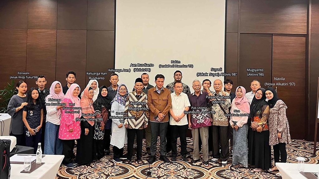 Elite Gerindra Temui Keluarga Korban HAM 98, Ada Apa? Elite Gerindra Temui Keluarga Korban HAM 98, Ada Apa?