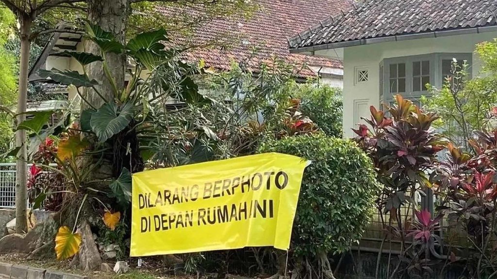 Apa Itu Rumah Milea Bandung & Kenapa Wisatawan Dilarang Foto? Apa Itu Rumah Milea Bandung & Kenapa Wisatawan Dilarang Foto?