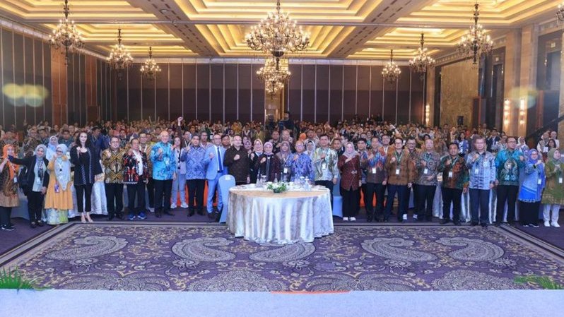 Menaker Dorong Pelaku Industri Terapkan Green Productivity Menaker Dorong Pelaku Industri Terapkan Green Productivity
