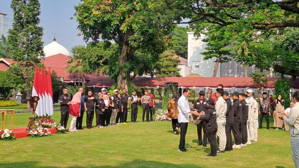 Jokowi Beri Bonus Rp6 M untuk Peraih Medali Emas Olimpiade Paris Jokowi Beri Bonus Rp6 M untuk Peraih Medali Emas Olimpiade Paris