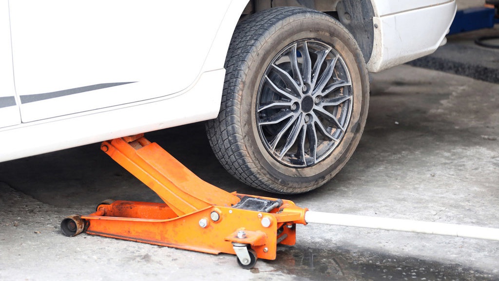 Perbedaan Spooring dan Balancing Mobil Beserta Fungsinya Perbedaan Spooring dan Balancing Mobil Beserta Fungsinya