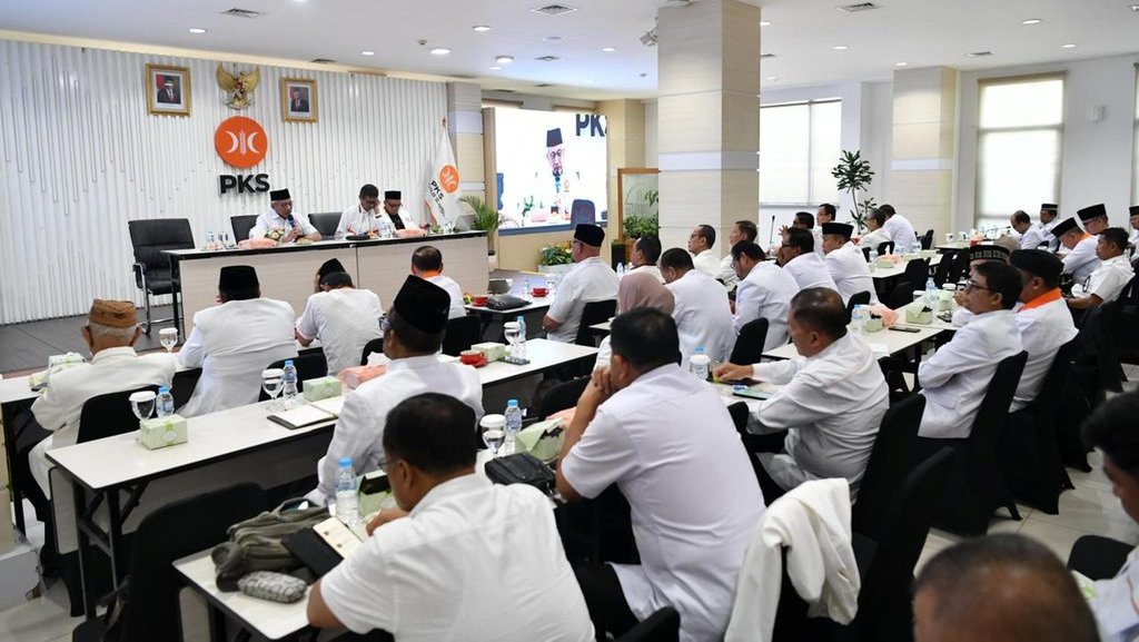 19 Anggota Dewan Pakar Mengundurkan Diri Imbas PKS Masuk KIM 19 Anggota Dewan Pakar Mengundurkan Diri Imbas PKS Masuk KIM