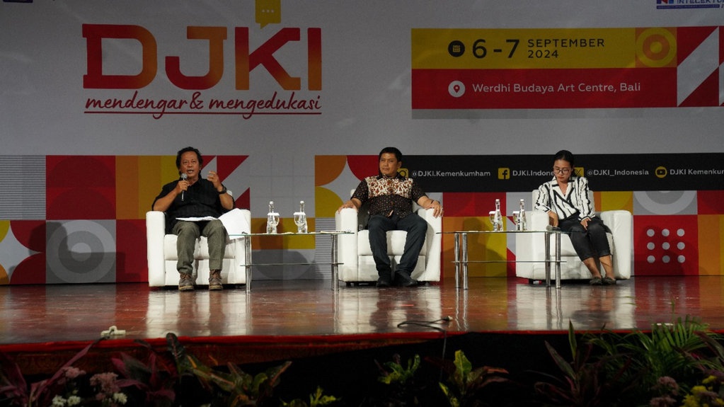 Membangun Ekosistem Literasi di Indonesia di Tengah Era Digital Membangun Ekosistem Literasi di Indonesia di Tengah Era Digital