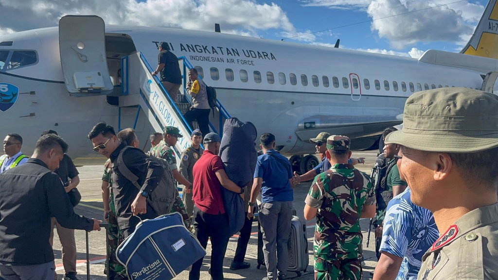 TPNPB-OPM: Egianus cs Berkhianat dengan Serahkan Pilot Susi Air TPNPB-OPM: Egianus cs Berkhianat dengan Serahkan Pilot Susi Air