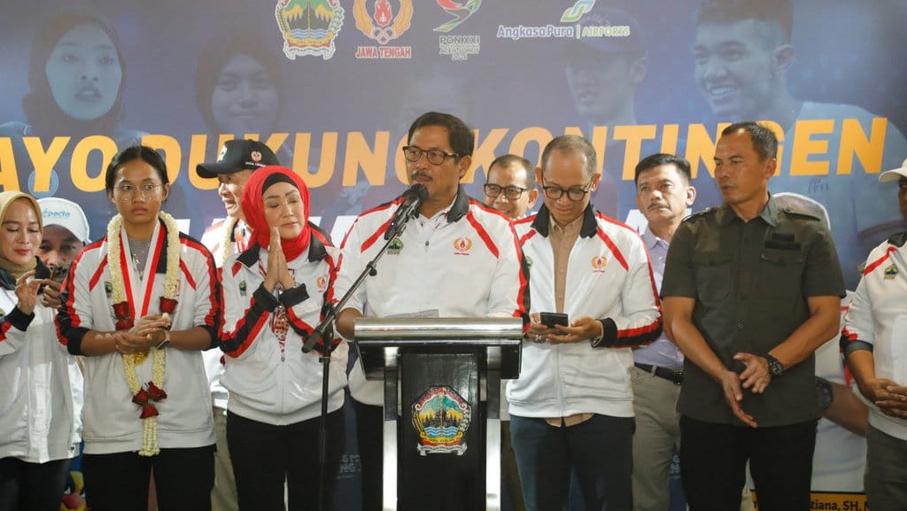 Nana Sudjana Sambut Hangat Kedatangan Kontingen PON Jateng Nana Sudjana Sambut Hangat Kedatangan Kontingen PON Jateng