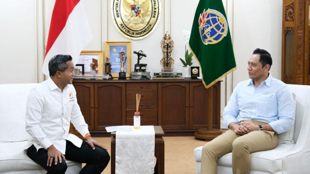 AHY Bahas Pembangunan Ekonomi dengan KADIN Kubu Anindya Bakrie AHY Bahas Pembangunan Ekonomi dengan KADIN Kubu Anindya Bakrie