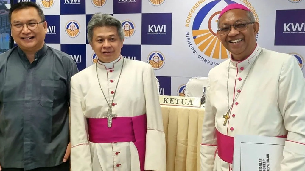 Profil Mgr Paskalis Bruno & Apa Itu Kardinal Indonesia? Profil Mgr Paskalis Bruno & Apa Itu Kardinal Indonesia?