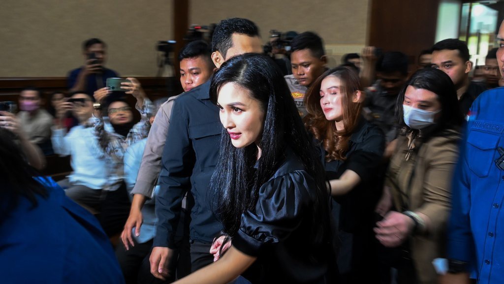 Sandra Dewi Sempat Berikan Pinjaman Uang Rp10 M ke Eks Dirut RBT Sandra Dewi Sempat Berikan Pinjaman Uang Rp10 M ke Eks Dirut RBT