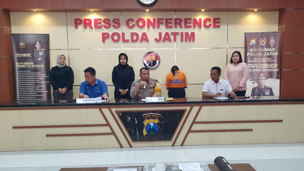 Polisi Tangkap Babysitter Cekok Anak Asuhnya Obat Penggemuk Polisi Tangkap Babysitter Cekok Anak Asuhnya Obat Penggemuk