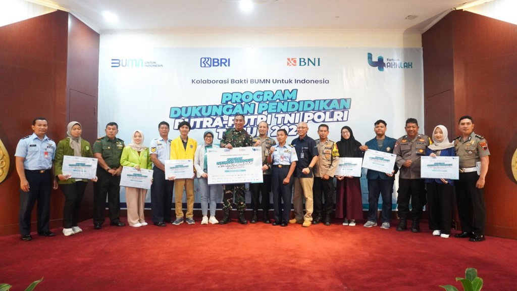 Di Hari Pahlawan, BRI Beri Beasiswa ke Anak TNI dan Polri Di Hari Pahlawan, BRI Beri Beasiswa ke Anak TNI dan Polri