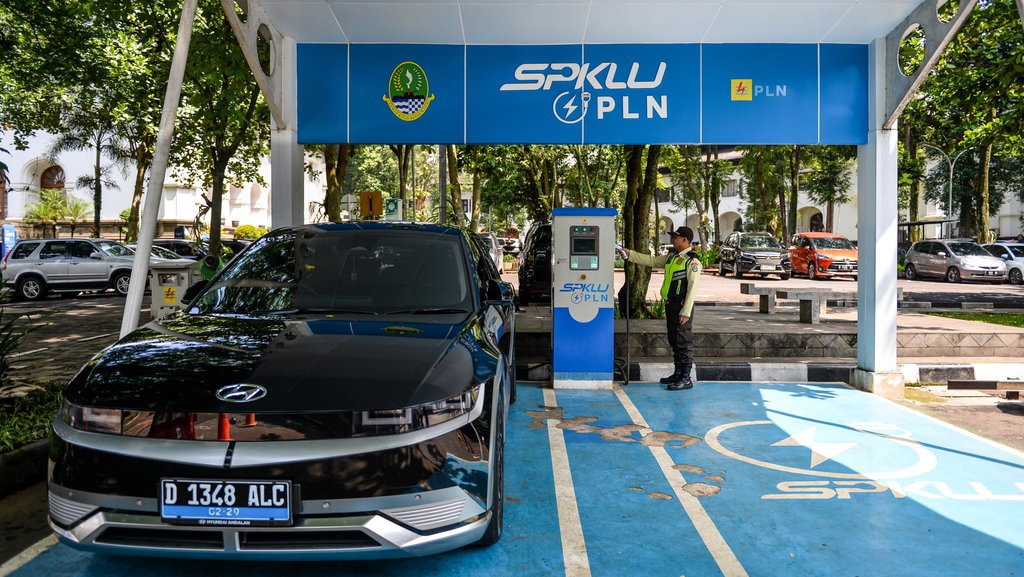 Jangan Hanya Impor, Indonesia Harus Mandiri Bikin Mobil Listrik Jangan Hanya Impor, Indonesia Harus Mandiri Bikin Mobil Listrik