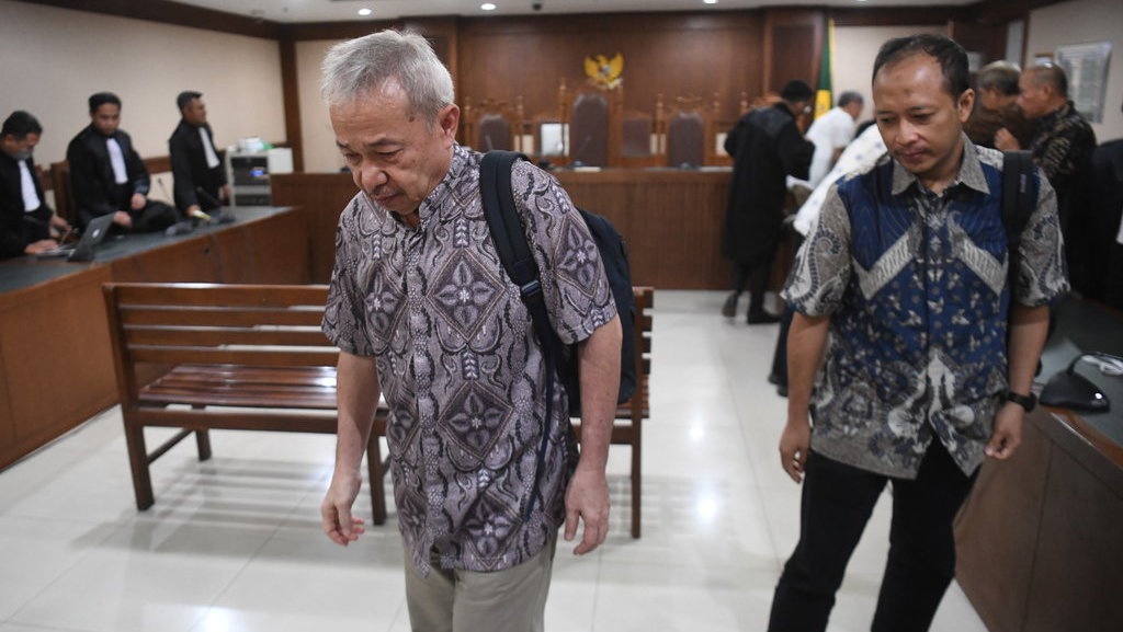 4 Terdakwa Kasus Korupsi Jalur KA Divonis 4 & 4,5 Tahun Penjara 4 Terdakwa Kasus Korupsi Jalur KA Divonis 4 & 4,5 Tahun Penjara