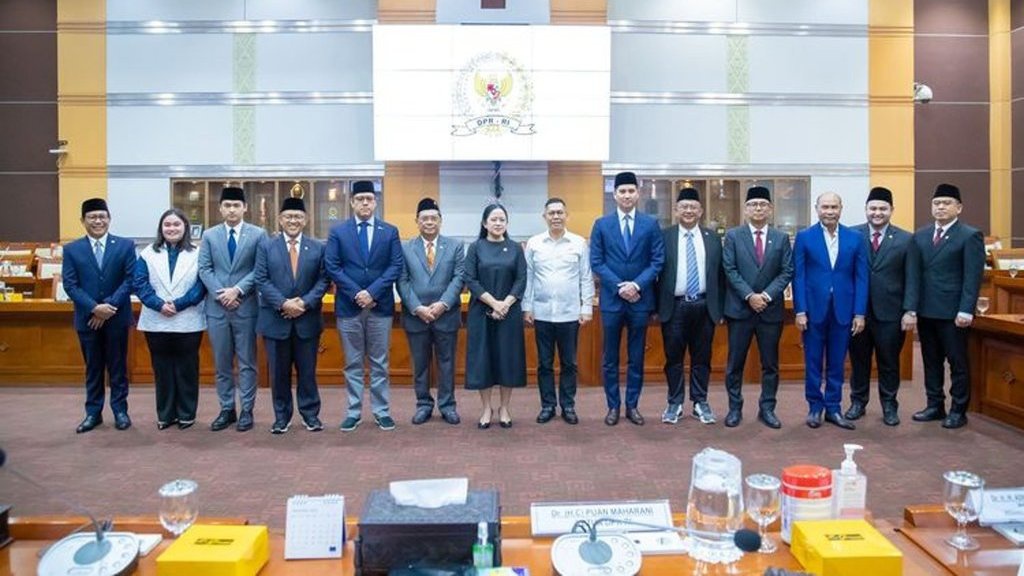 Timwas Intelijen DPR, Gimik Politik Berbalut Pengawasan Timwas Intelijen DPR, Gimik Politik Berbalut Pengawasan