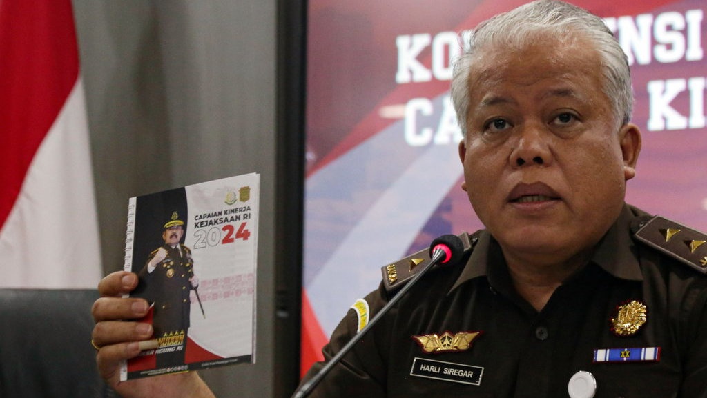 Kejagung Geledah Rumah Para Tersangka Korupsi Pertamina Kejagung Geledah Rumah Para Tersangka Korupsi Pertamina