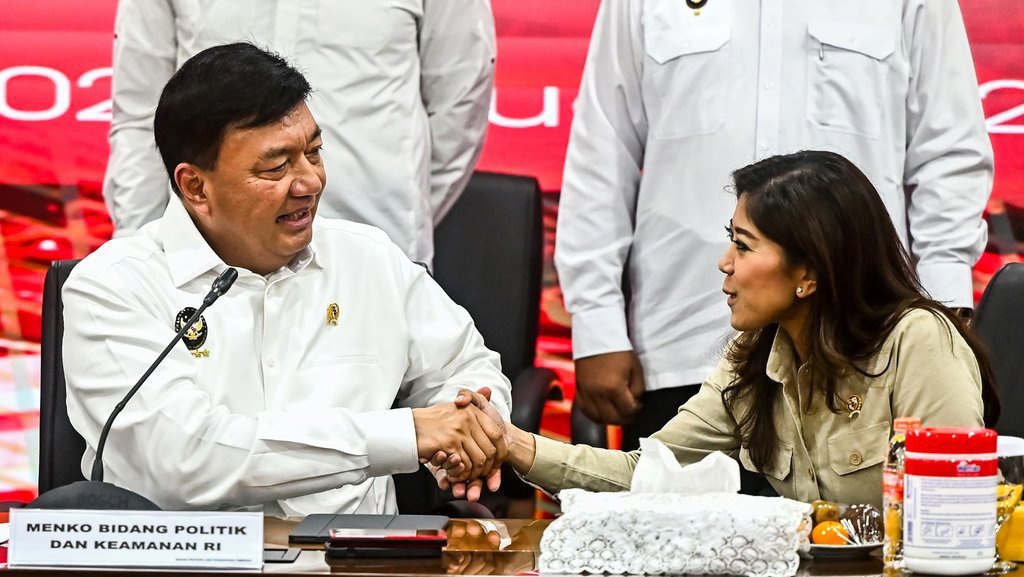 Respons Budi Gunawan Usai Jokowi Masuk Nominasi Tokoh Terkorup Respons Budi Gunawan Usai Jokowi Masuk Nominasi Tokoh Terkorup
