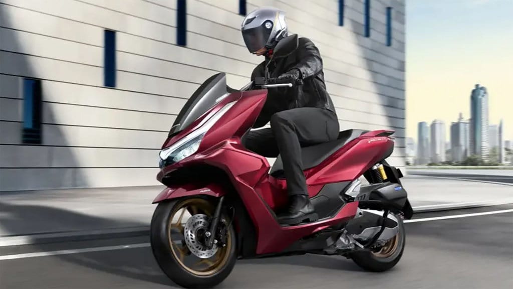 7 Rekomendasi Motor untuk Orang Tinggi: Ergonomis & Bebas Pegal 7 Rekomendasi Motor untuk Orang Tinggi: Ergonomis & Bebas Pegal