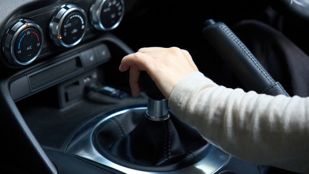 Fungsi Gigi L pada Mobil Matic dan Cara Menggunakannya Fungsi Gigi L pada Mobil Matic dan Cara Menggunakannya