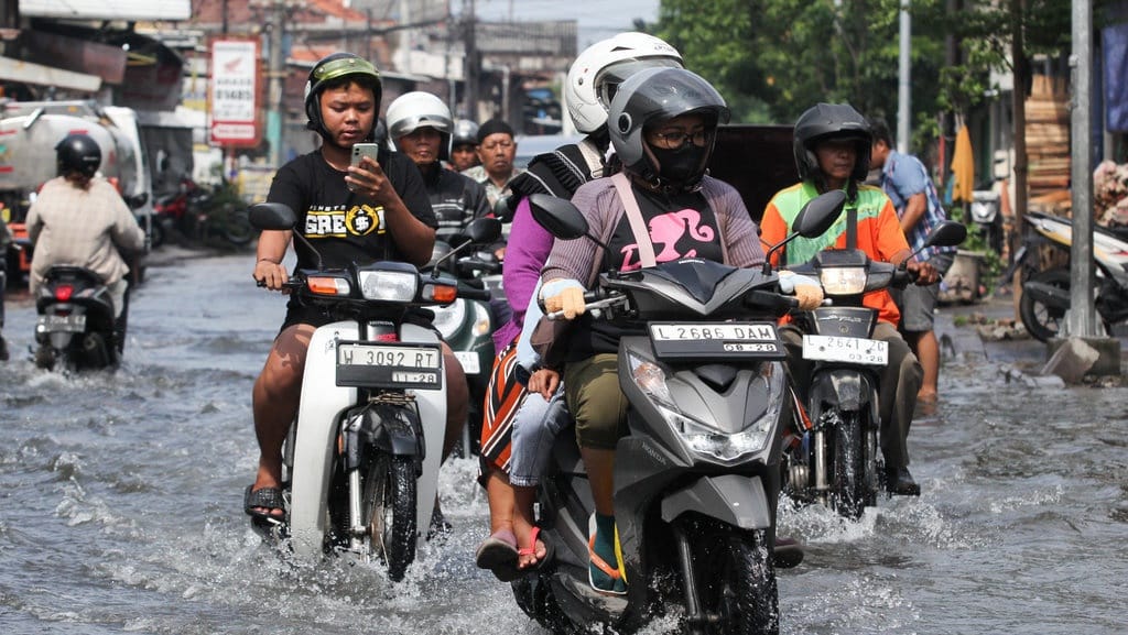 Kenapa Terjadi Banjir di Surabaya Padahal Sudah Musim Kemarau? Kenapa Terjadi Banjir di Surabaya Padahal Sudah Musim Kemarau?