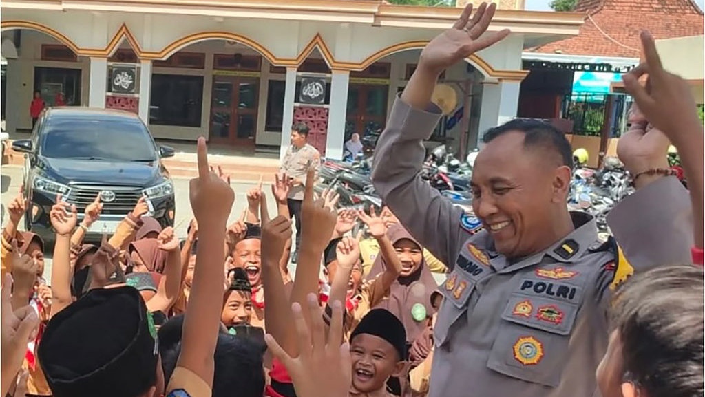Profil Purnomo Belajar Baik dan Kenapa Jadi Sorotan Warganet? Profil Purnomo Belajar Baik dan Kenapa Jadi Sorotan Warganet?