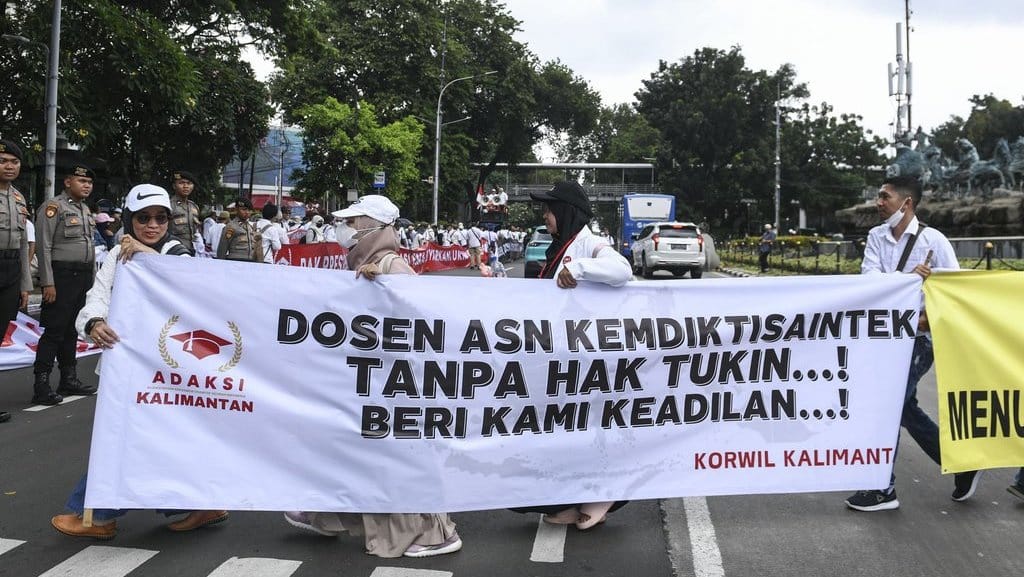 Prabowo Harus Tuntaskan Tukin Dosen ASN Demi Indonesia Emas 2045 Prabowo Harus Tuntaskan Tukin Dosen ASN Demi Indonesia Emas 2045