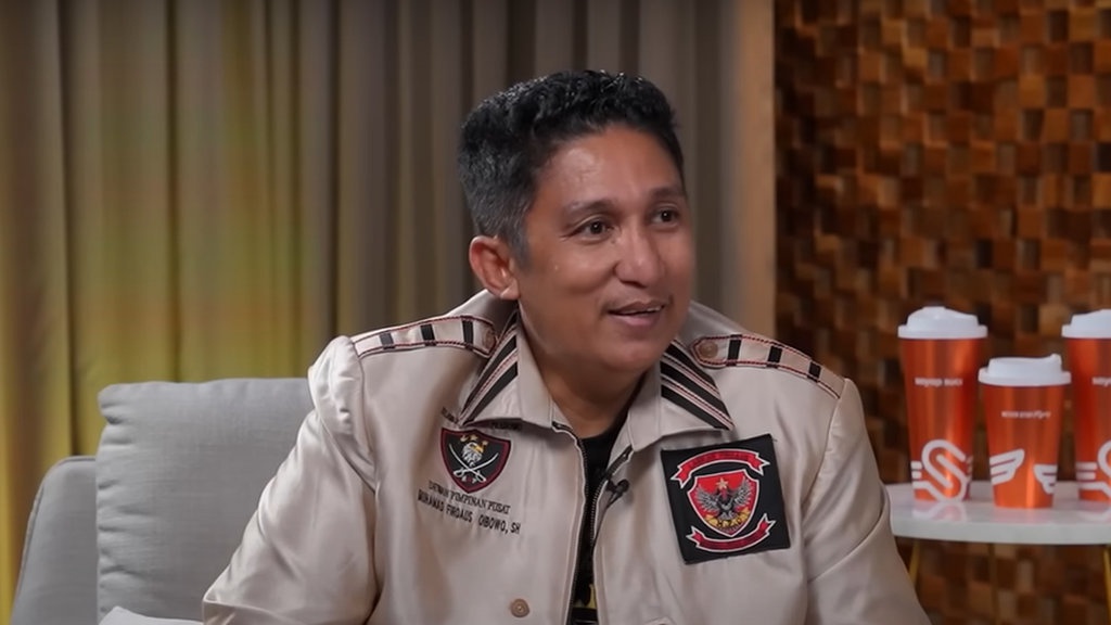 Sosok Firdaus Oiwobo dan Kenapa Sumpah Advokat Dibekukan? Sosok Firdaus Oiwobo dan Kenapa Sumpah Advokat Dibekukan?
