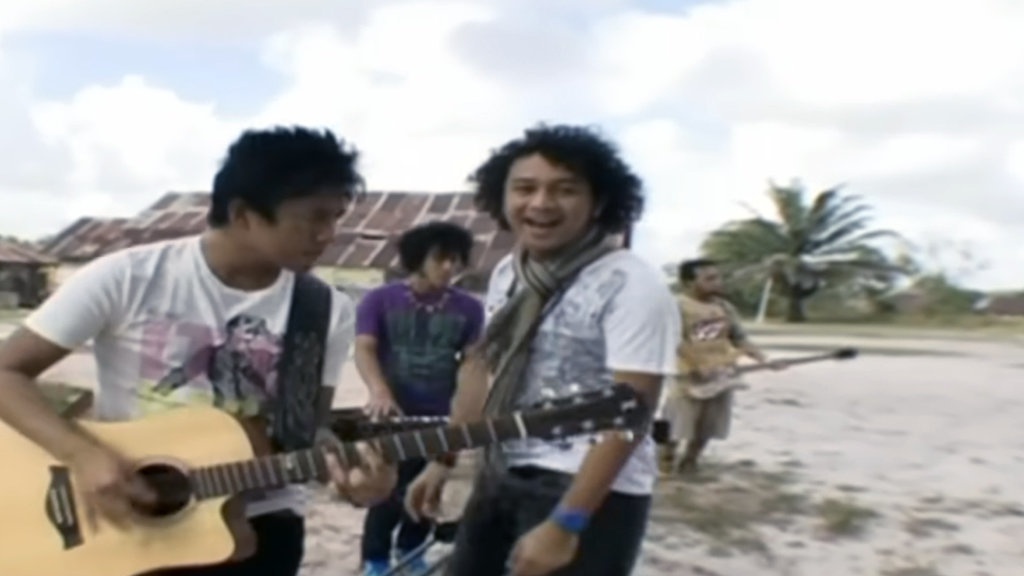 Lirik Lagu Laskar Pelangi oleh Nidji, Chord dan Maknanya Lirik Lagu Laskar Pelangi oleh Nidji, Chord dan Maknanya
