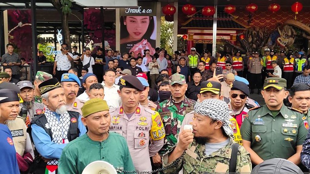 Merunut Aksi Massa Geruduk Festival Kuliner Nonhalal di Solo Merunut Aksi Massa Geruduk Festival Kuliner Nonhalal di Solo