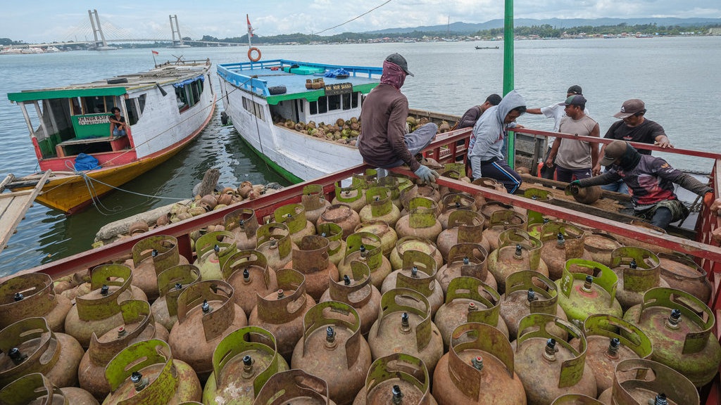 Pemerintah Berencana Naikkan Impor Elpiji dari AS Jadi 85 Persen Pemerintah Berencana Naikkan Impor Elpiji dari AS Jadi 85 Persen