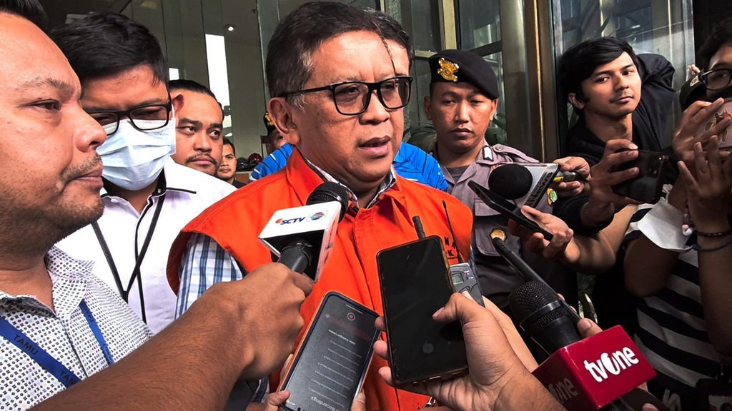 Hasto PDIP Diperiksa KPK Sebagai Saksi soal Donny Tri Hasto PDIP Diperiksa KPK Sebagai Saksi soal Donny Tri