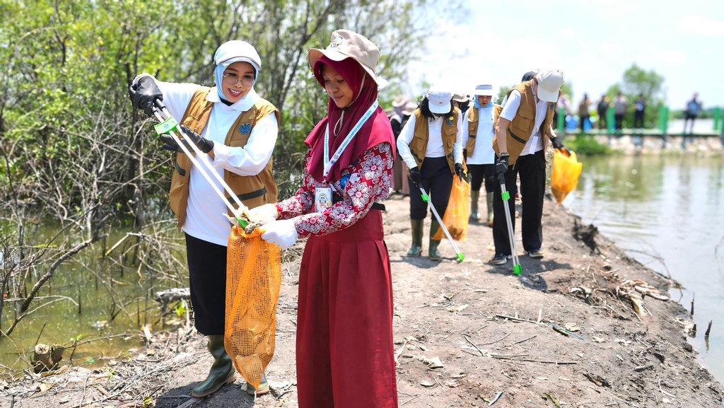 Istri Mensos Gus Ipul Dukung Pemberdayaan Komunitas Mangrove Istri Mensos Gus Ipul Dukung Pemberdayaan Komunitas Mangrove